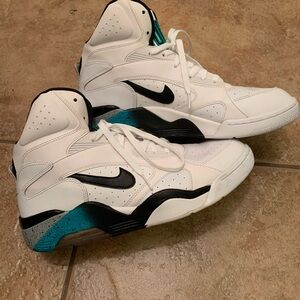 Nike Air Command Force Men's Athletic Sneakers
